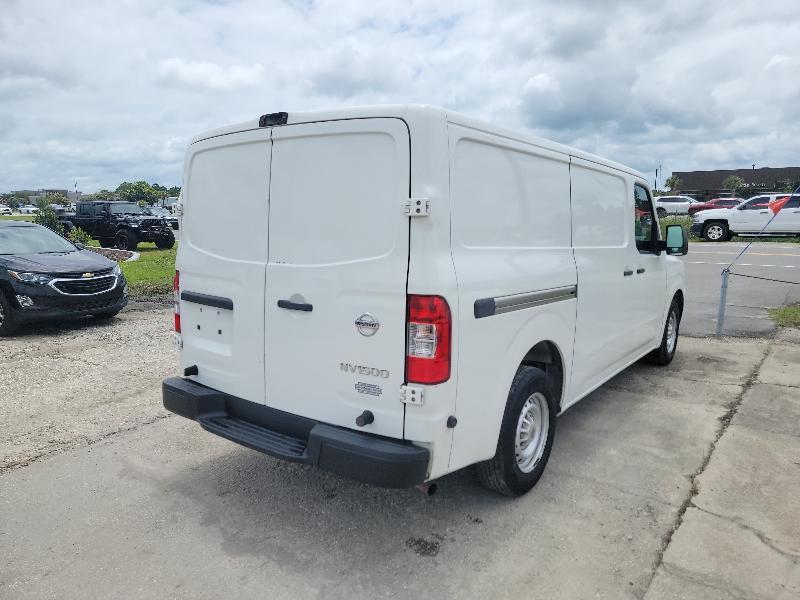 Nissan NV Cargo  2014