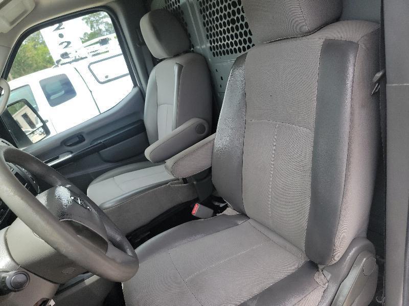Nissan NV Cargo  2014