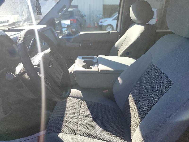 Ford F-550 Crew Cab DRW 4WD 2016 Ford F-550 Crew Cab DRW 4WD 2016