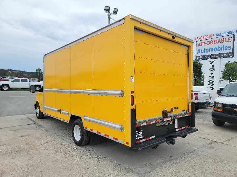 GMC Savana G3500 177 in. 2020