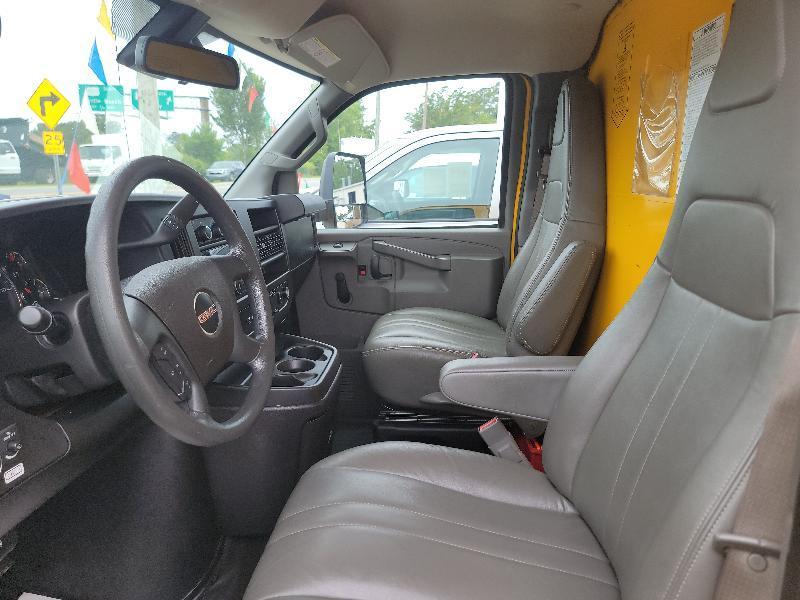 GMC Savana G3500 177 in. 2020