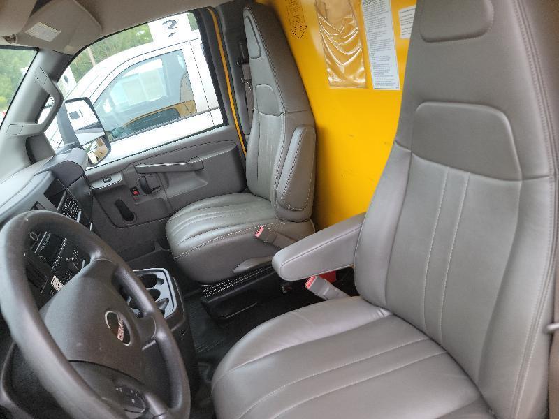 GMC Savana G3500 177 in. 2020