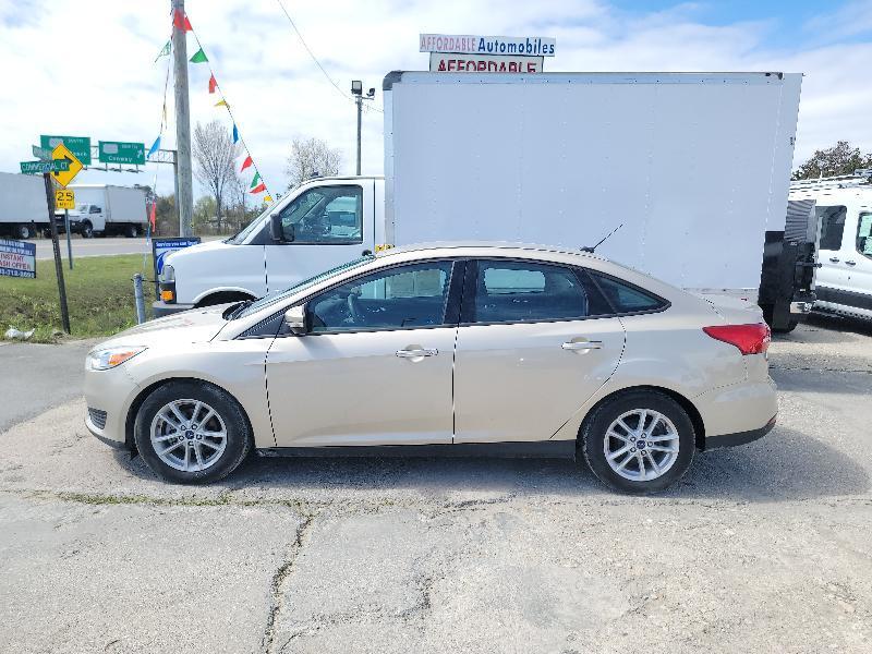 Ford Focus SE Sedan 2017