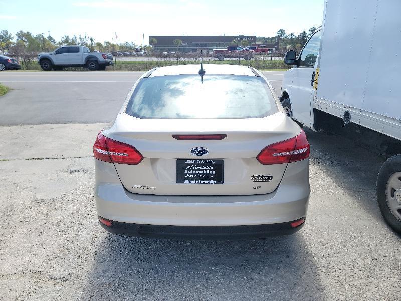 Ford Focus SE Sedan 2017