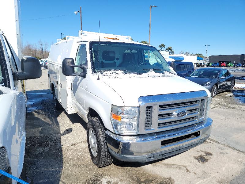 Ford Econoline E-350 Super Duty 2014