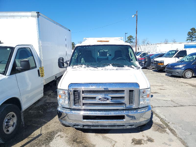 Ford Econoline E-350 Super Duty 2014