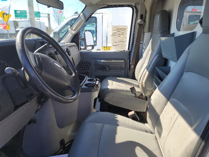 Ford Econoline E-350 Super Duty 2014