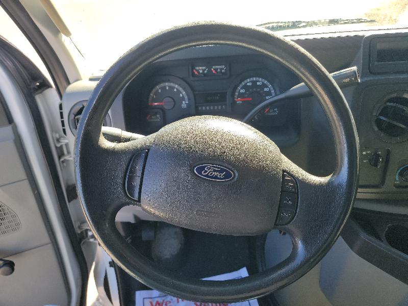 Ford Econoline E-350 Super Duty 2014