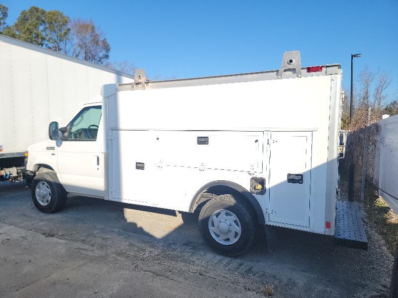 Ford Econoline E-350 Super Duty 2015