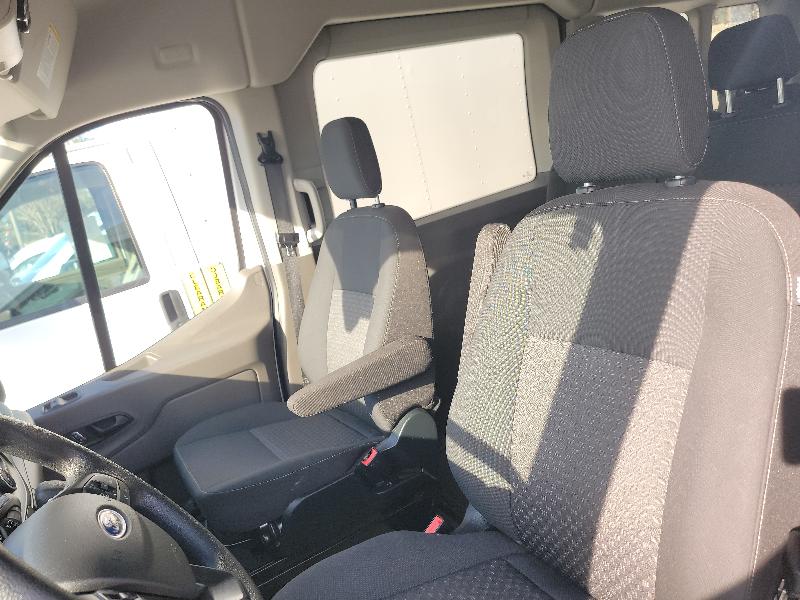 Ford Transit 350 Wagon Med. Roof XL w/Sliding Pass. 148-in. WB 2023