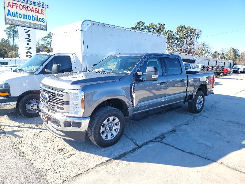 Ford F-250 SD XLT Crew Cab 4WD 2024