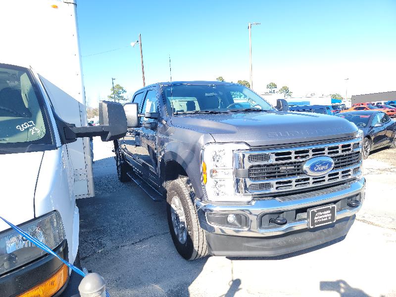 Ford F-250 SD XLT Crew Cab 4WD 2024