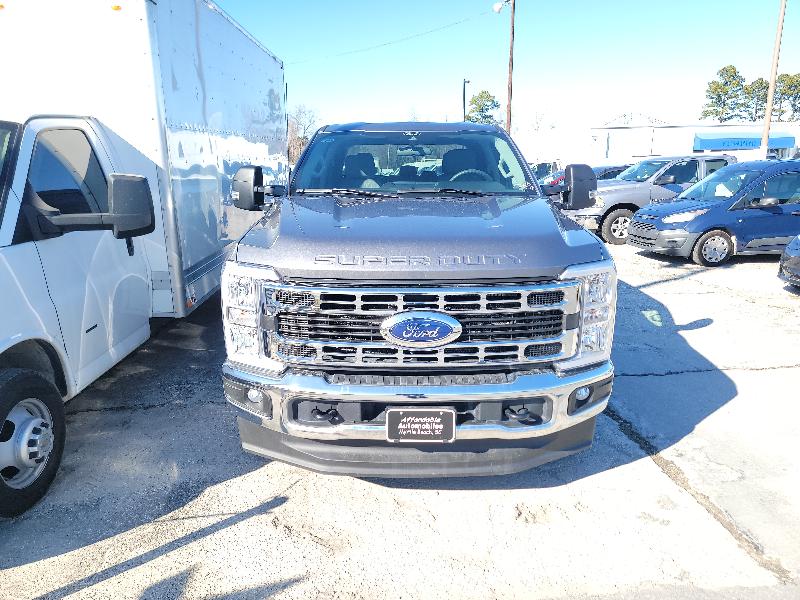 Ford F-250 SD XLT Crew Cab 4WD 2024