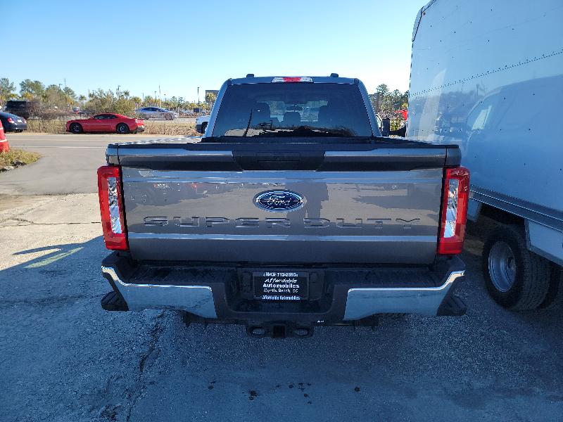 Ford F-250 SD XLT Crew Cab 4WD 2024
