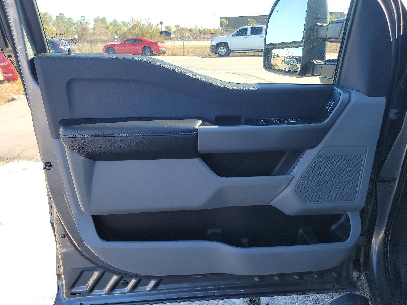 Ford F-250 SD XLT Crew Cab 4WD 2024