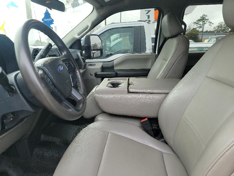 Ford F-450 SD Crew Cab DRW 4WD 2022