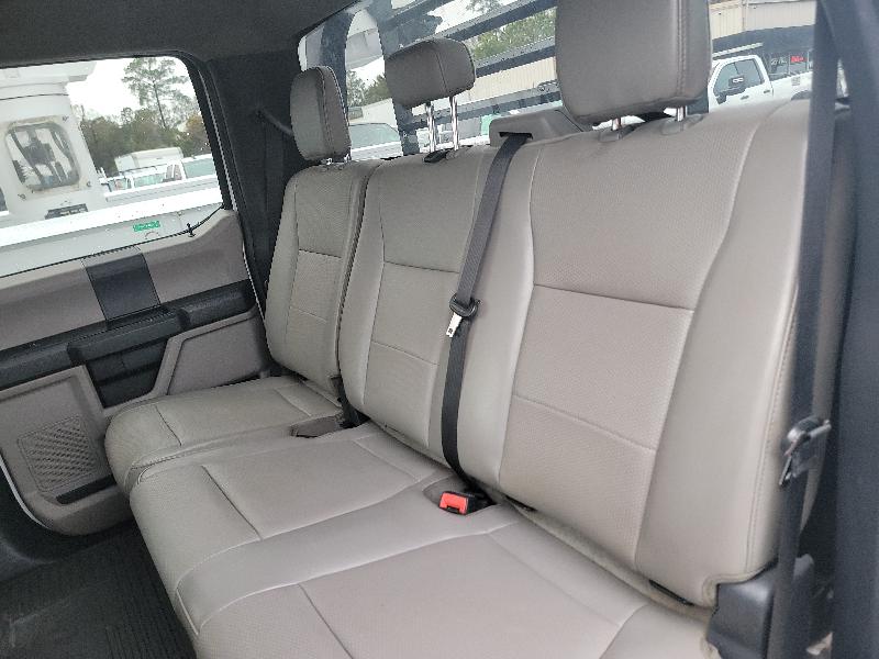 Ford F-450 SD Crew Cab DRW 4WD 2022