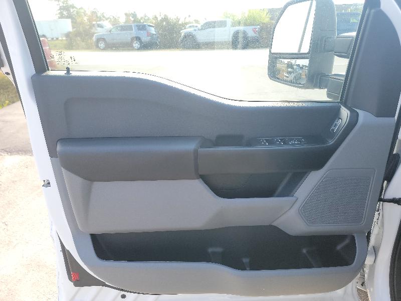 Ford F-250 SD XL SuperCab 2WD 2024