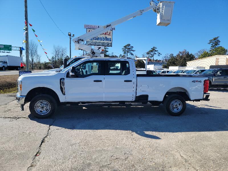Ford F-250 SD XL Crew Cab 4WD 2023