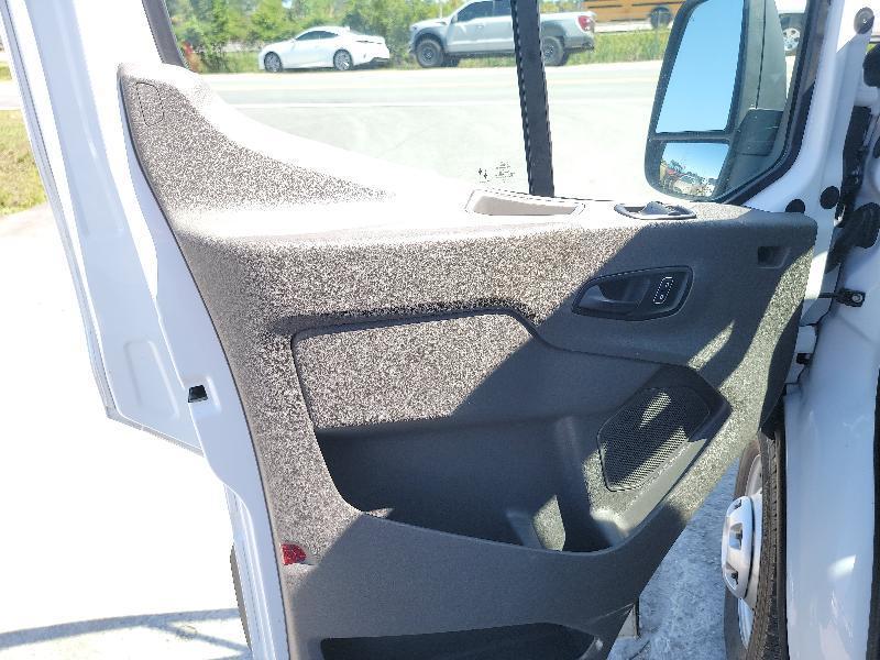 Ford Transit 250 Van Med. Roof w/Sliding Pass. 148-in. WB 2023