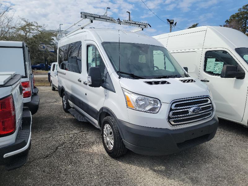 Ford Transit 150 Wagon Med. Roof XL w/Sliding Pass. 130-in. WB 2019