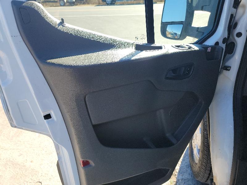 Ford Transit 250 Van Low Roof w/Sliding Pass. 130-in. WB 2020