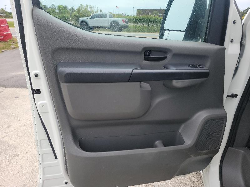 Nissan NV Cargo 2500 HD SV V6 High Roof 2018