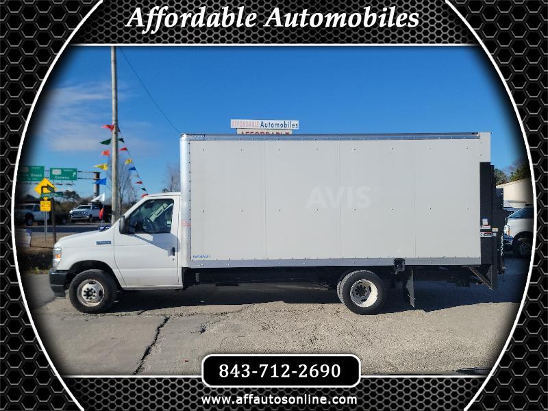 Ford Econoline E-350 Super Duty 2024