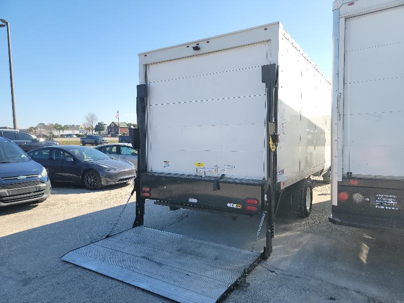 Ford Econoline E-350 Super Duty 2024