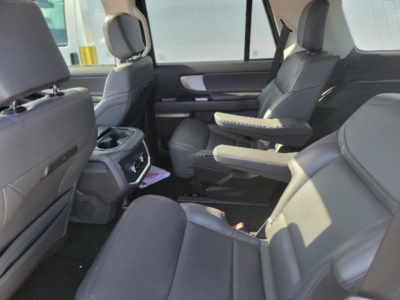 Ford Expedition Active 4WD 2025