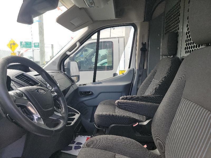 Ford Transit 250 Van Med. Roof w/Sliding Pass. 148-in. WB 2015