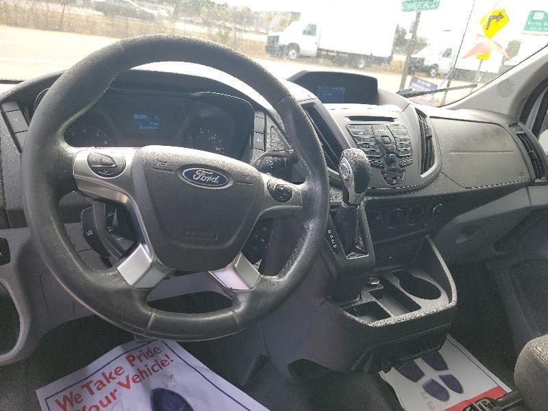 Ford Transit 250 Van Med. Roof w/Sliding Pass. 148-in. WB 2015