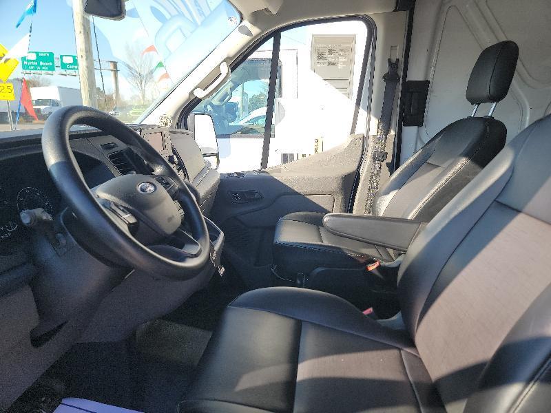 Ford Transit 250 Van Med. Roof w/Sliding Pass. 148-in. WB 2023
