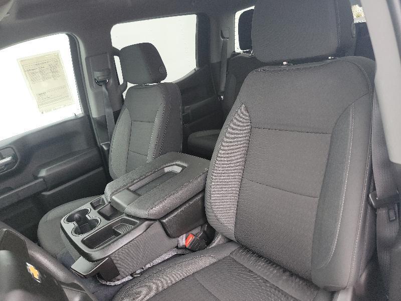 Chevrolet Silverado 1500 Custom Crew Cab 2WD 2024