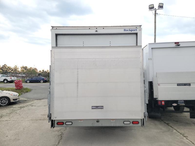 Ford Econoline E-350 Super Duty 2024