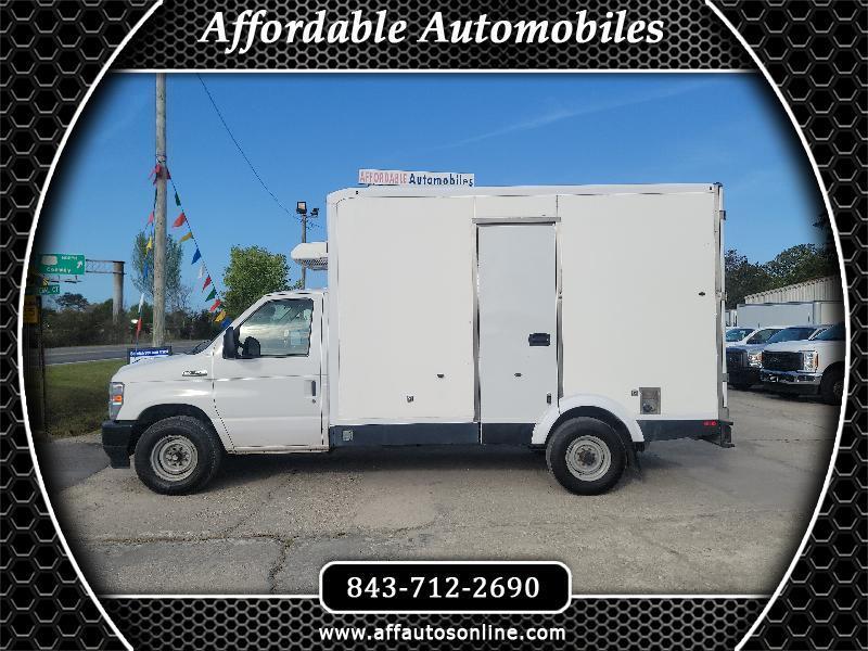 Ford Econoline E-350 Super Duty 2023