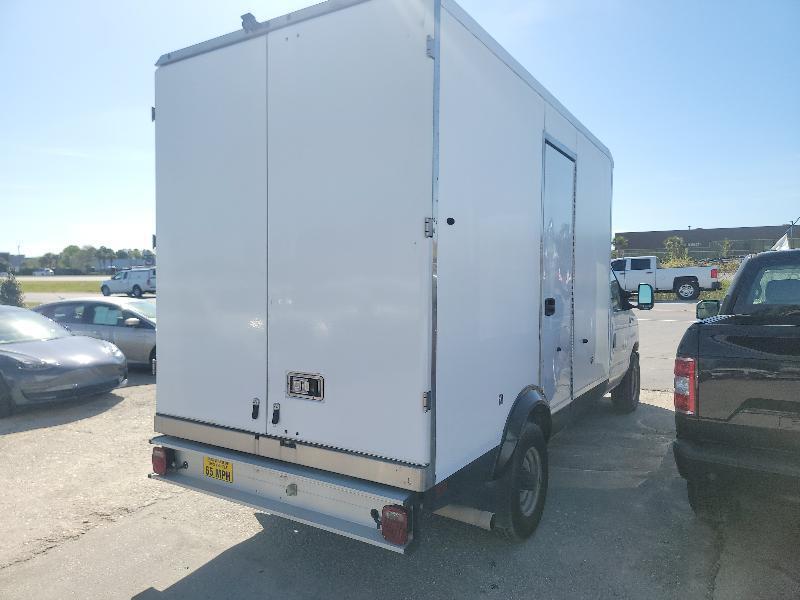 Ford Econoline E-350 Super Duty 2023