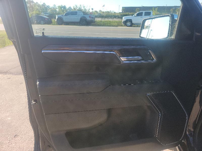 Chevrolet Silverado 1500 LT-L Crew Cab 4WD 2023