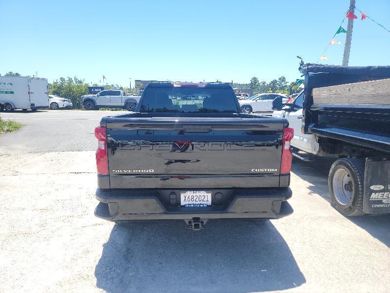 Chevrolet Silverado 1500 Custom Crew Cab 4WD 2024