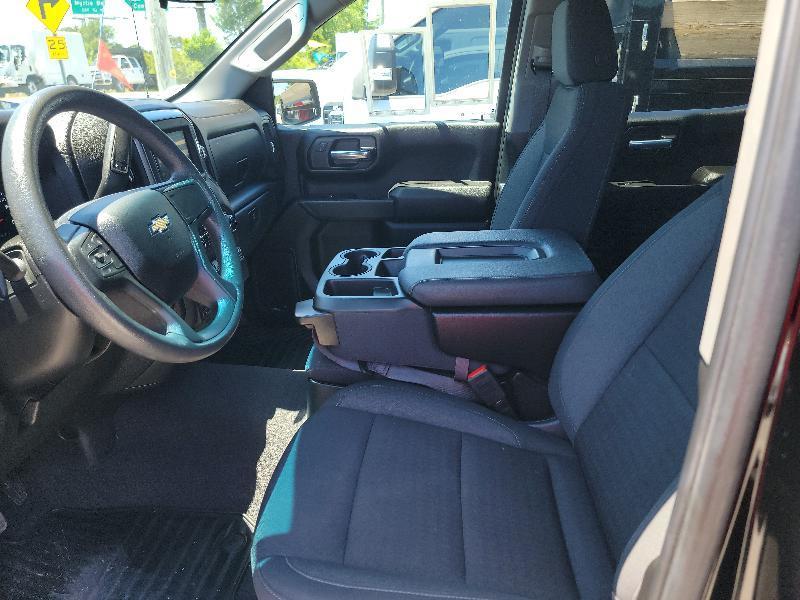Chevrolet Silverado 1500 Custom Crew Cab 4WD 2024