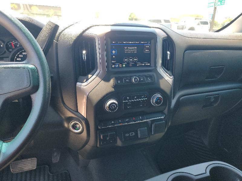 Chevrolet Silverado 1500 Custom Crew Cab 4WD 2024