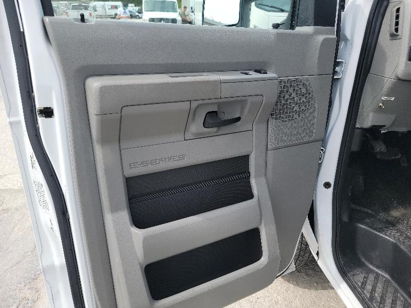 Ford Econoline E-350 Super Duty 2021
