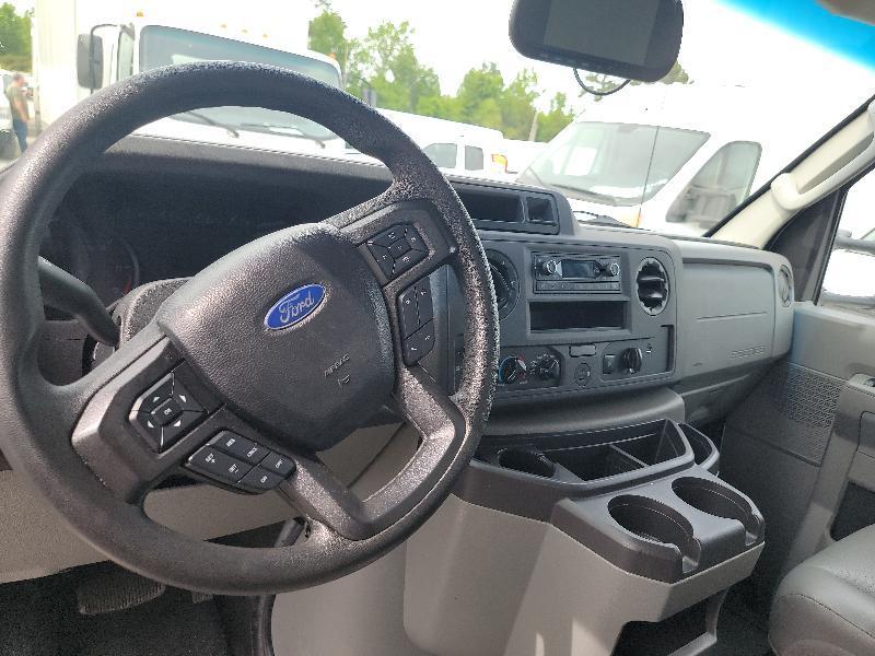 Ford Econoline E-350 Super Duty 2021