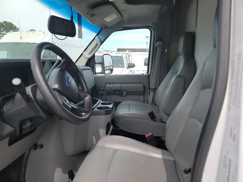 Ford Econoline E-350 Super Duty 2021