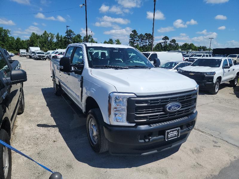 Ford F-250 SD XL Crew Cab 4WD 2024