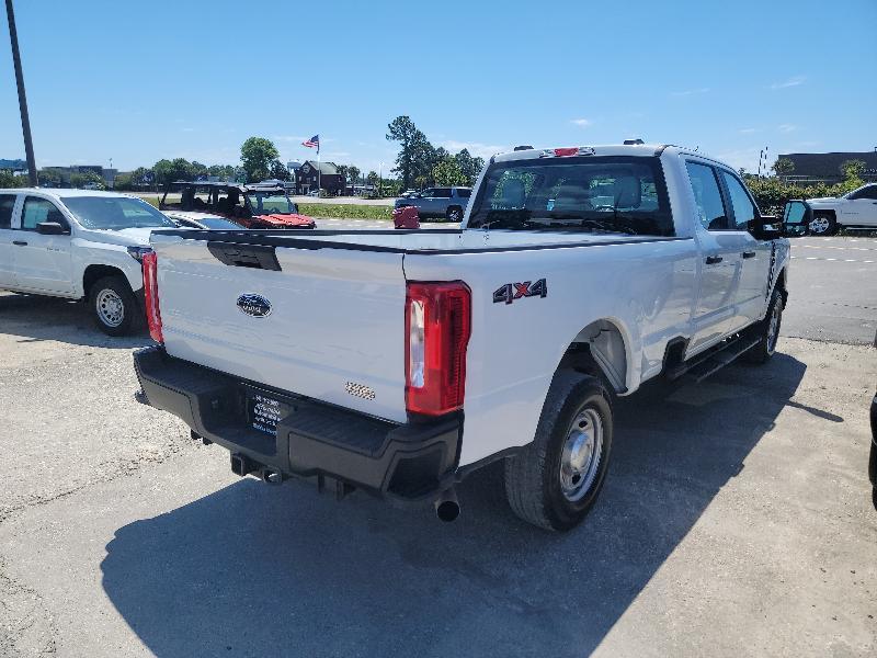 Ford F-250 SD XL Crew Cab 4WD 2024