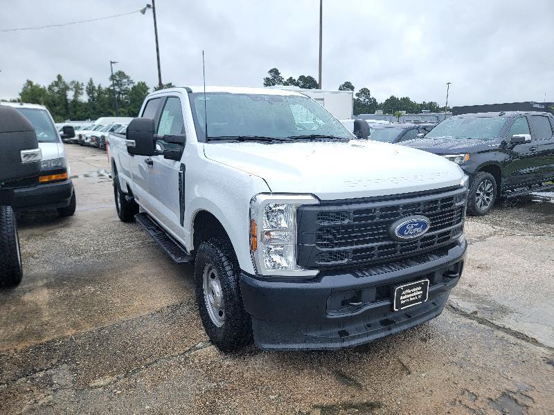 Ford F-250 SD XL Crew Cab 4WD 2024