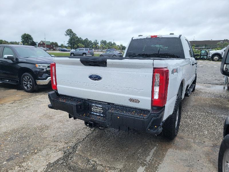 Ford F-250 SD XL Crew Cab 4WD 2024