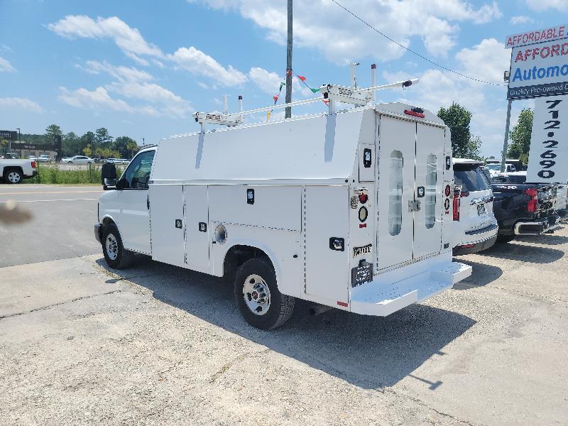 GMC Savana G3500 139 in. 2016