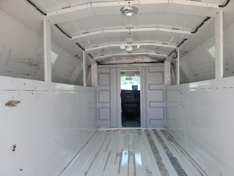 GMC Savana G3500 139 in. 2016
